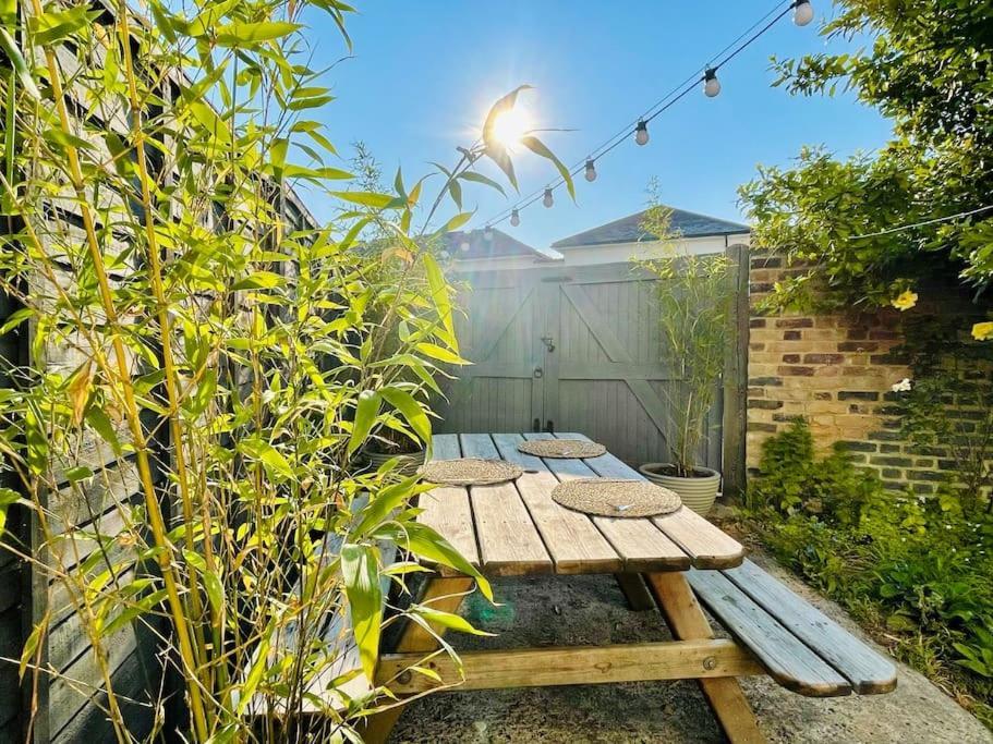 Northdene Cottage - Cosy Old Fisherman'S Cottage Two Mins From Sea - Free Parking - Wood Burning Stove - Roll Top Bath - Dog Friendly Deal Buitenkant foto