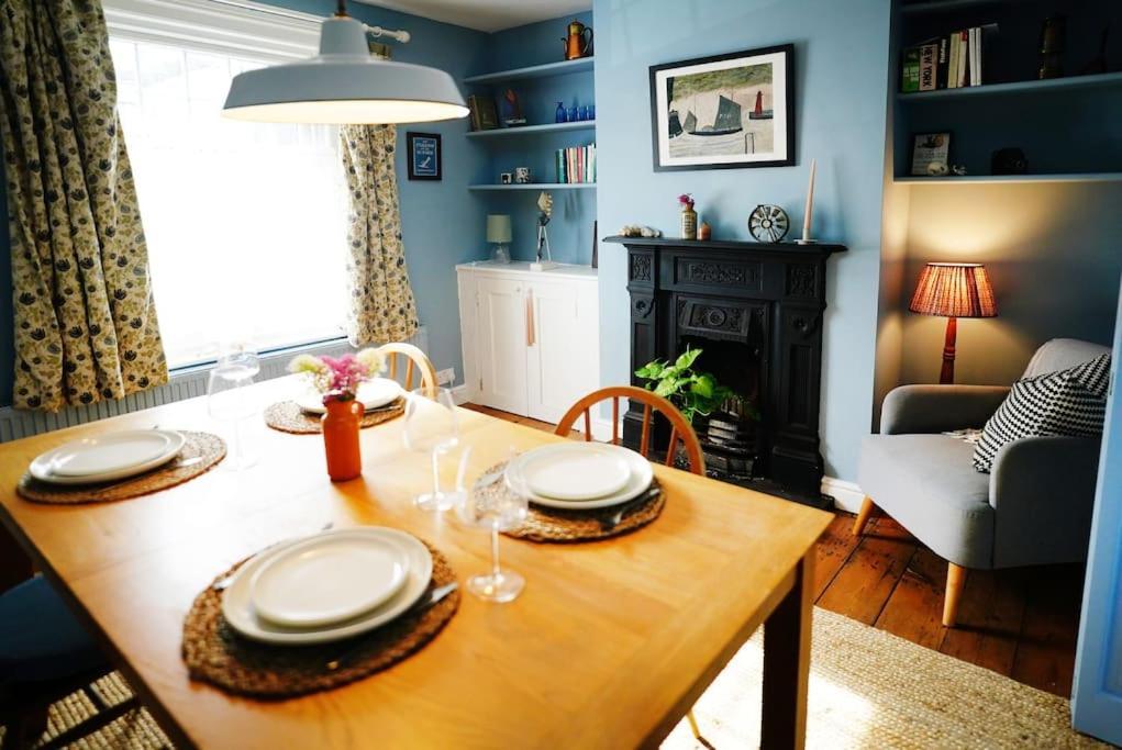 Northdene Cottage - Cosy Old Fisherman'S Cottage Two Mins From Sea - Free Parking - Wood Burning Stove - Roll Top Bath - Dog Friendly Deal Buitenkant foto